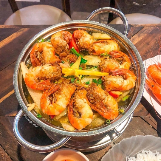 LẨU TÔM SA TẾ 